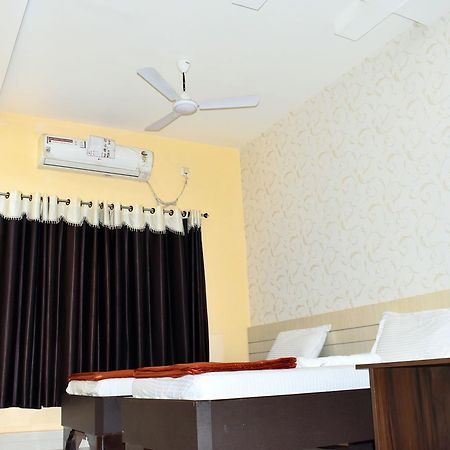 Hotel Triveni Balangir 외부 사진