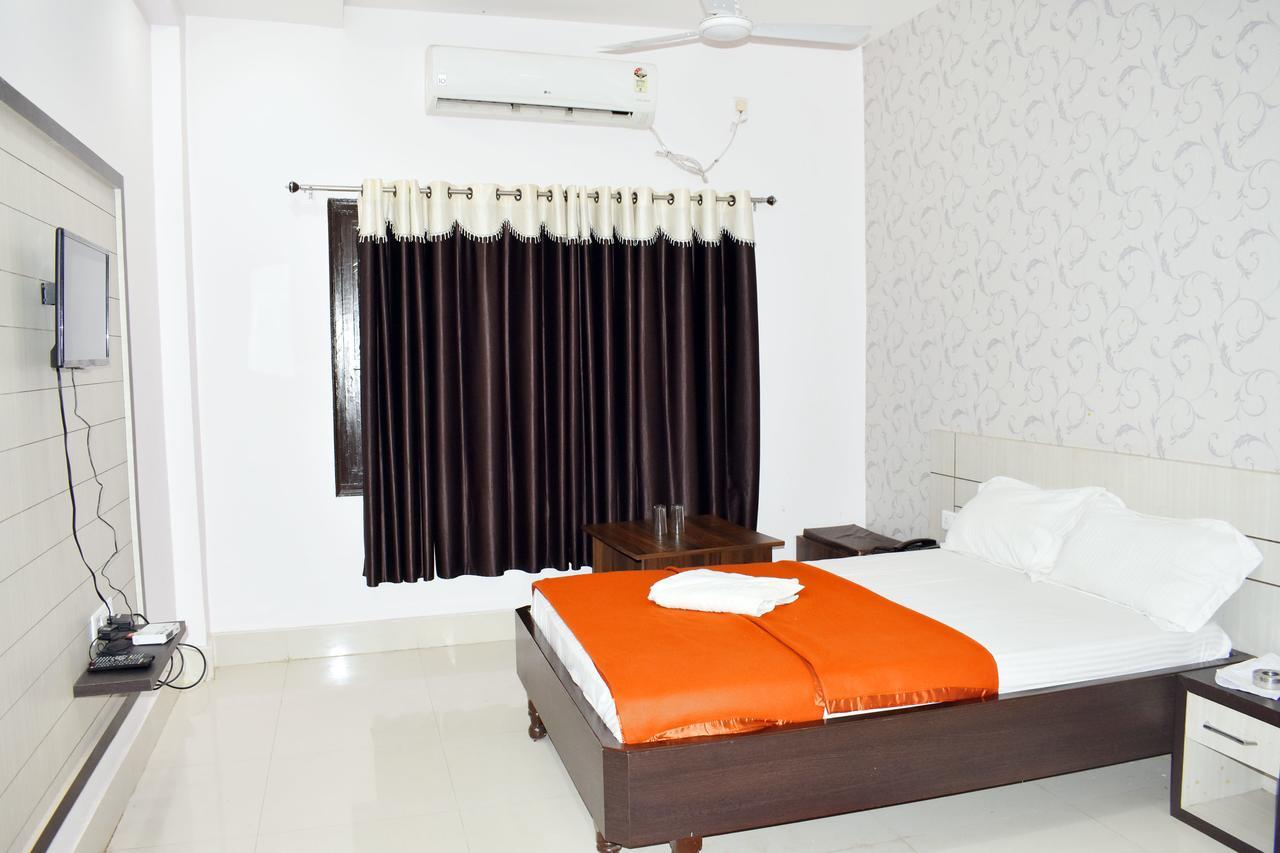Hotel Triveni Balangir 외부 사진